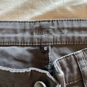 Kut from the Kloth Grey Skinny cargo pants